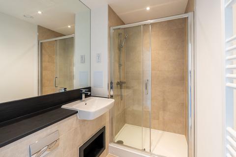 2 bedroom flat to rent, Farine Avenue, Hayes UB3