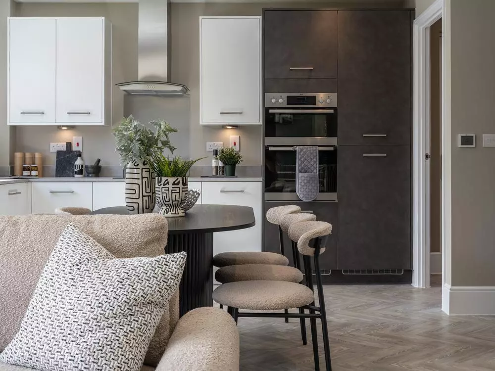 4 bedroom detached house for sale - Photo 7