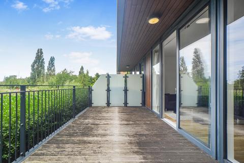 2 bedroom flat to rent, Kidbrooke Village, London SE9