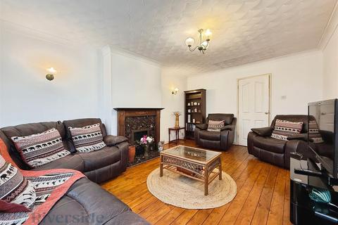 undefined, Compass Road, Hull HU6
