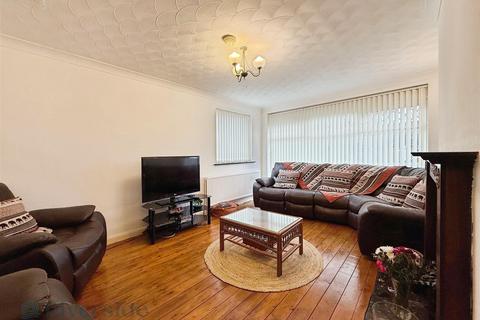 undefined, Compass Road, Hull HU6