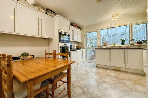 undefined, Compass Road, Hull HU6
