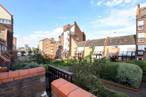 2 bedroom flat to rent, Admiral Place, London, SE16
