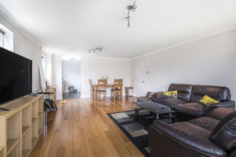 2 bedroom flat to rent, Admiral Place, London, SE16