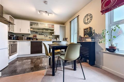 2 bedroom flat for sale, Oysell Gardens, Portchester