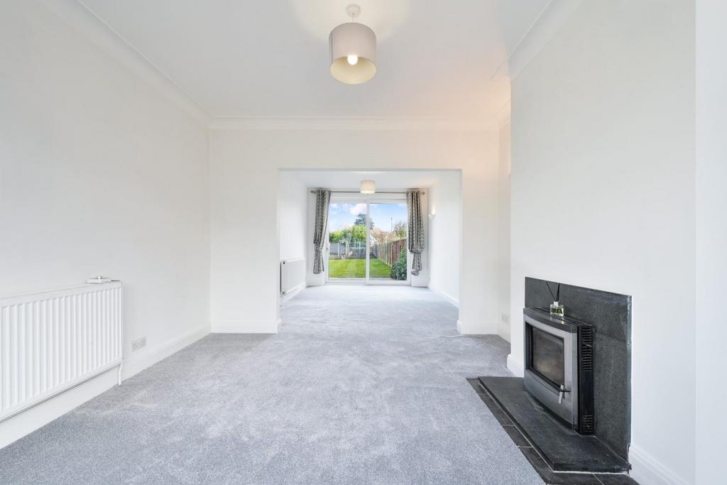 Courtlands drive