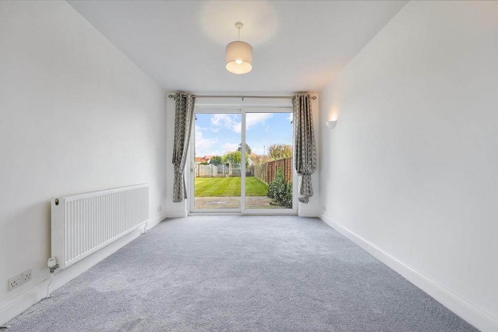 Courtlands drive