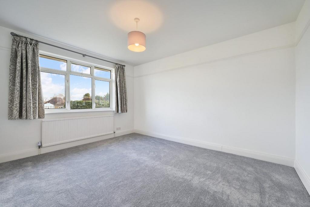 Courtlands drive