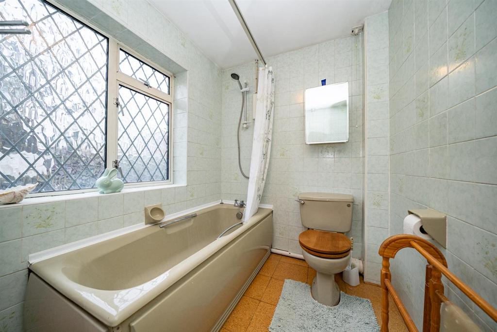 Main Bathroom