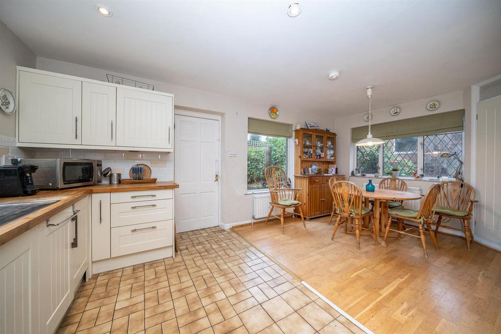 Kitchen/Breakfast Room
