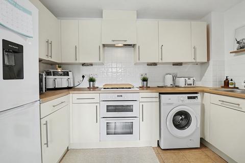 undefined, White's Way, Southampton SO30