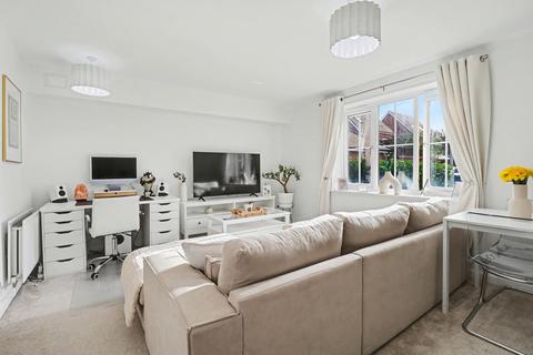 undefined, White's Way, Southampton SO30