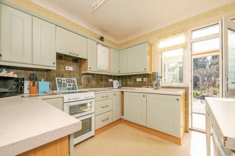 2 bedroom bungalow for sale, Bramford Lane, Ipswich, Suffolk, IP1