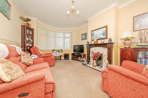 2 bedroom bungalow for sale, Bramford Lane, Ipswich, Suffolk, IP1