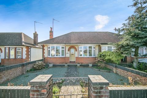 2 bedroom bungalow for sale, Bramford Lane, Ipswich, Suffolk, IP1