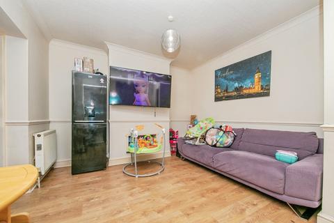 3 bedroom semi-detached house for sale, Lavenham Road, Ipswich, Suffolk, IP2