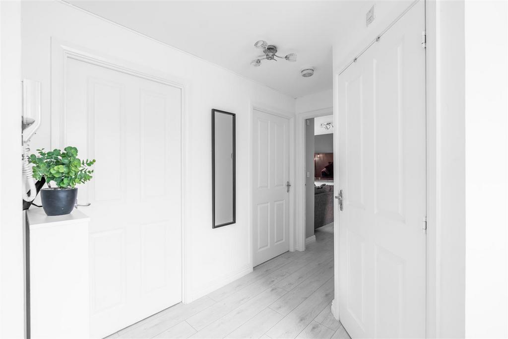 Hallway-1.jpg