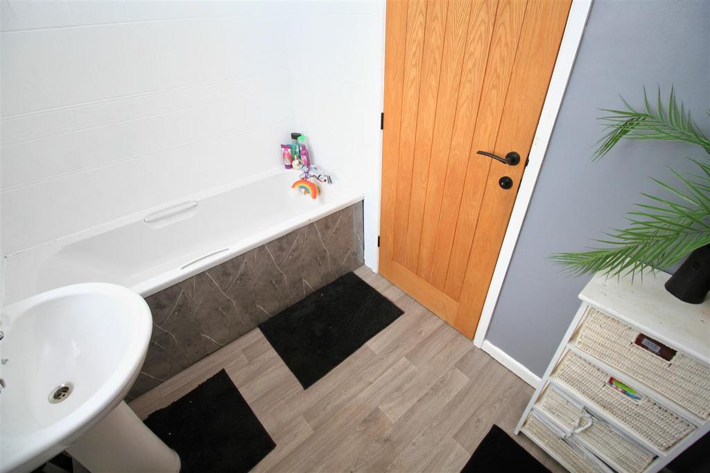Bathroom.jpg
