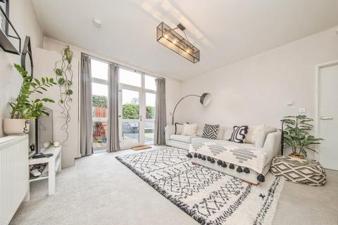 2 bedroom flat for sale, Hawthorn Drive, IPSWICH, Suffolk, IP2