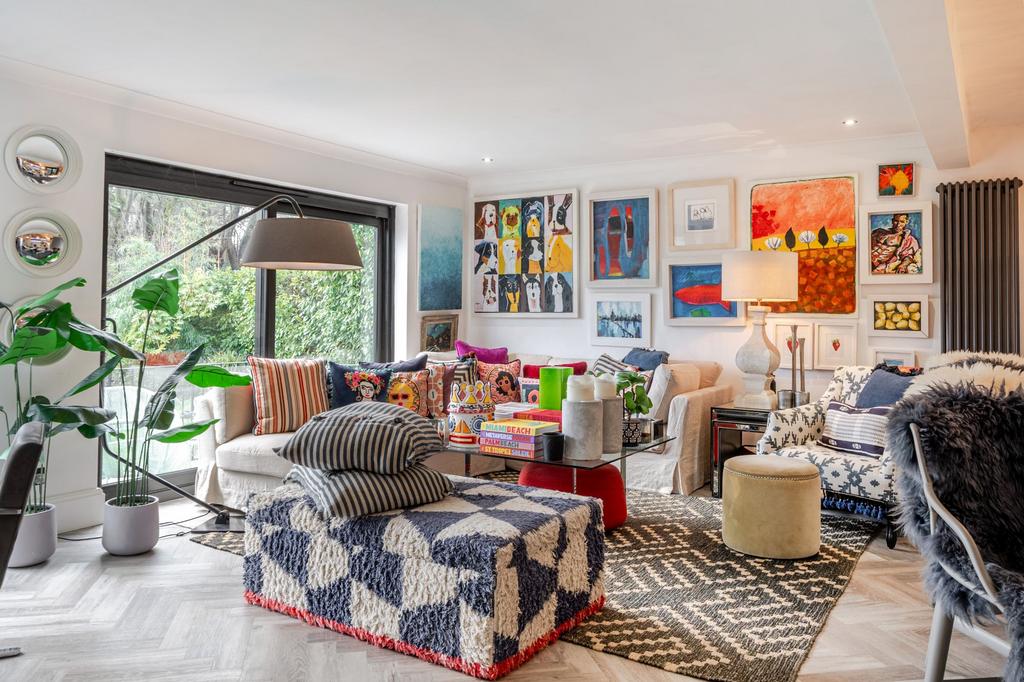 Lounge Area