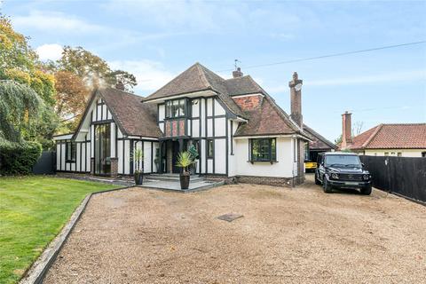4 bedroom detached house for sale, Hollydale Drive, Bromley
