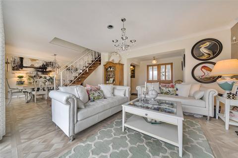 4 bedroom detached house for sale, Gravel Road, Bromley, Kent