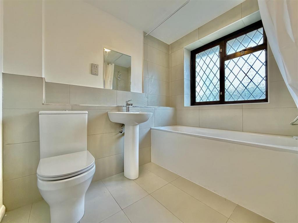 Family Bathroom/ WC