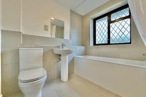4 bedroom semi-detached house to rent, Jessop Avenue, Southall UB2