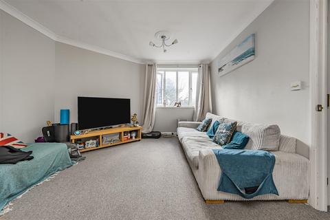 2 bedroom flat for sale, Byron Court, Windsor