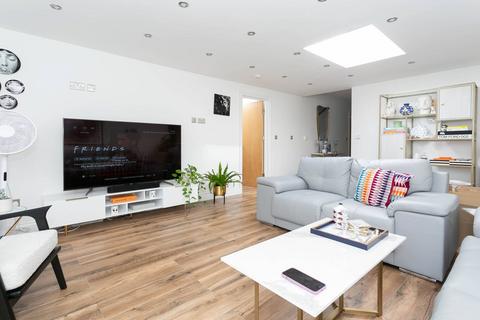 undefined, Harrow Way, Bushey, Carpenders Park, WD19