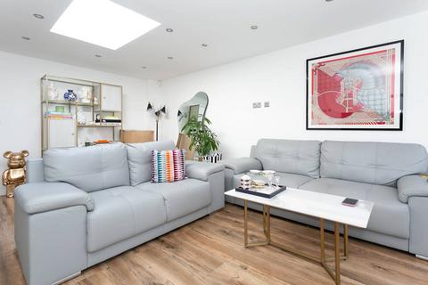 undefined, Harrow Way, Bushey, Carpenders Park, WD19