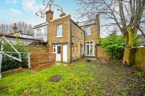 4 bedroom flat to rent, Ewell Road, Surbiton, KT6