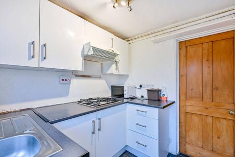 4 bedroom flat to rent, Ewell Road, Surbiton, KT6