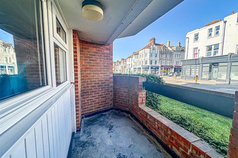 2 bedroom flat for sale, Cantelupe Road, Bexhill-On-Sea