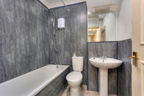 1 bedroom flat for sale, Rochester Gardens, Hove, BN3