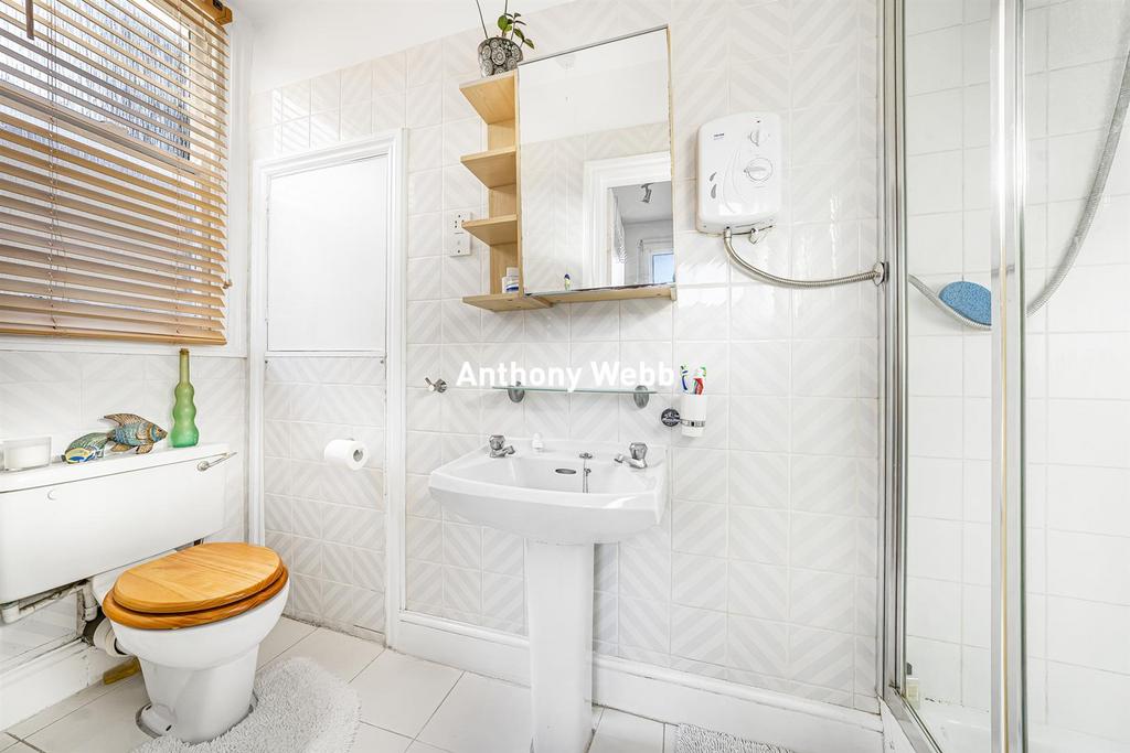 En-suite shower room