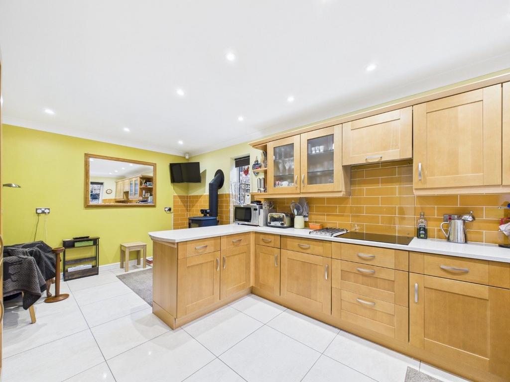 Kitchen/Snug