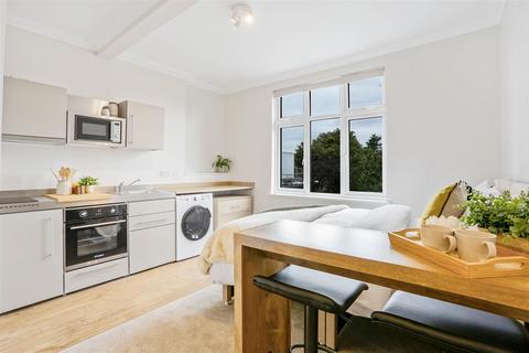 undefined, Belmont Road, Wallington SM6