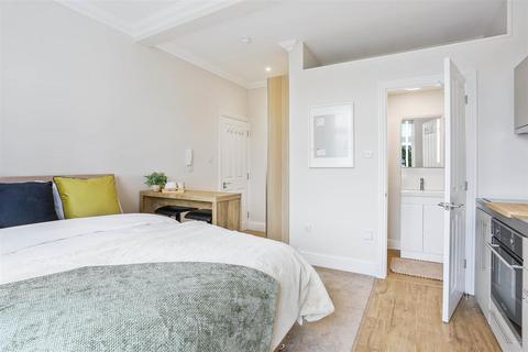 undefined, Belmont Road, Wallington SM6
