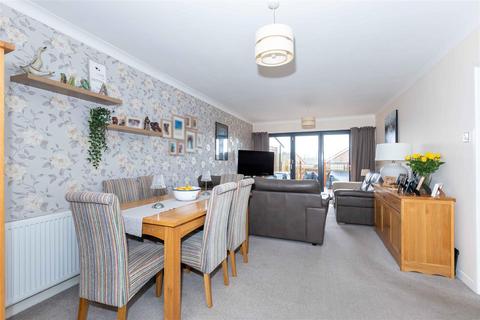 5 bedroom semi-detached house for sale, Tyne Close, Worthing