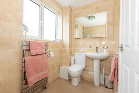 5 bedroom semi-detached house for sale, Tyne Close, Worthing