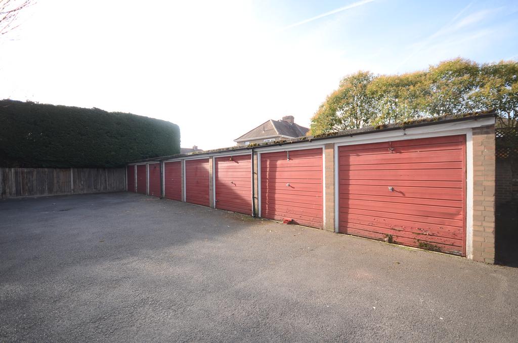 Garage 1