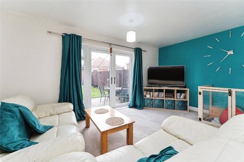 3 bedroom terraced house for sale, Blackbird Drive, Bury St. Edmunds, Suffolk, IP32