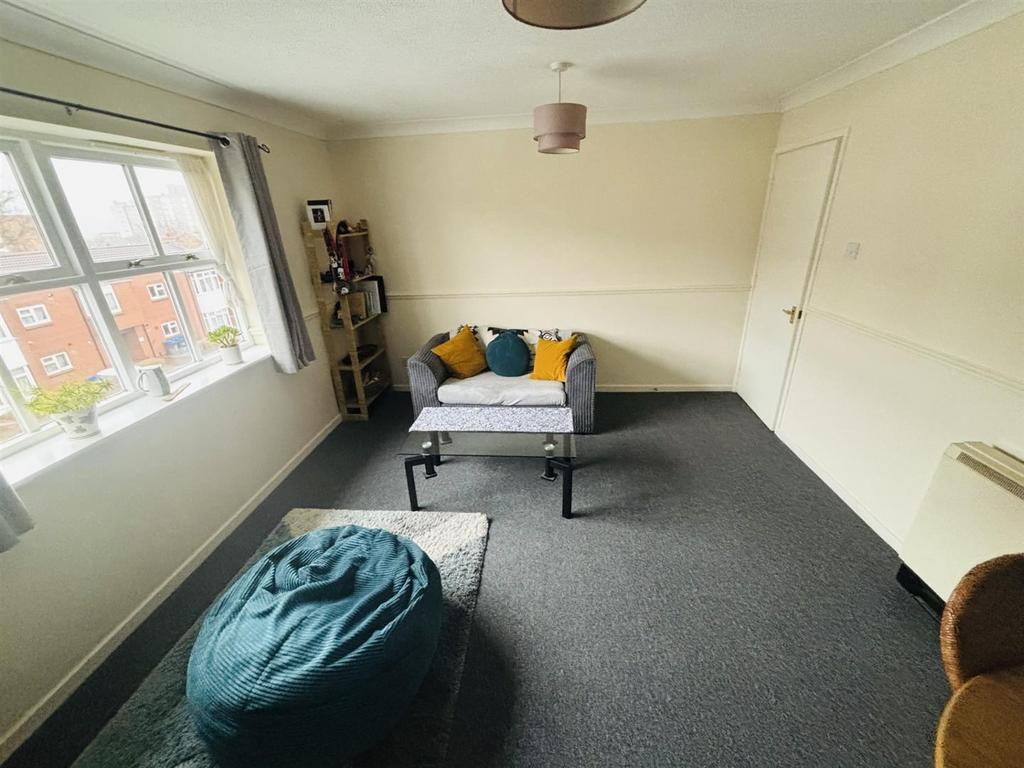 Lounge3.JPEG