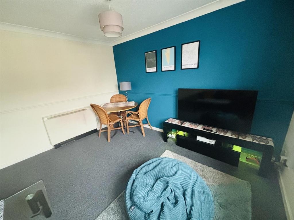 Lounge2.JPEG