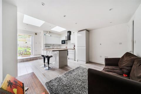 2 bedroom terraced house for sale, Homesdale Road, Bromley