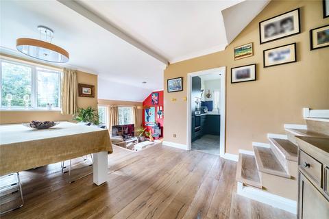2 bedroom flat for sale, Oaklands Road, Bromley