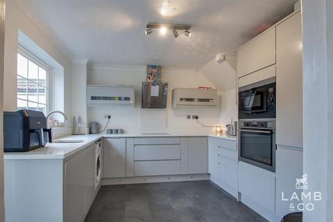 4 bedroom detached house for sale, Edgware Road, Clacton-On-Sea CO16
