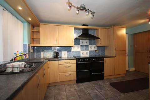 3 bedroom semi-detached house for sale, Towton Drive, Castleford