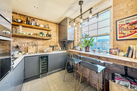 2 bedroom flat for sale, Aberdour Street, London, SE1